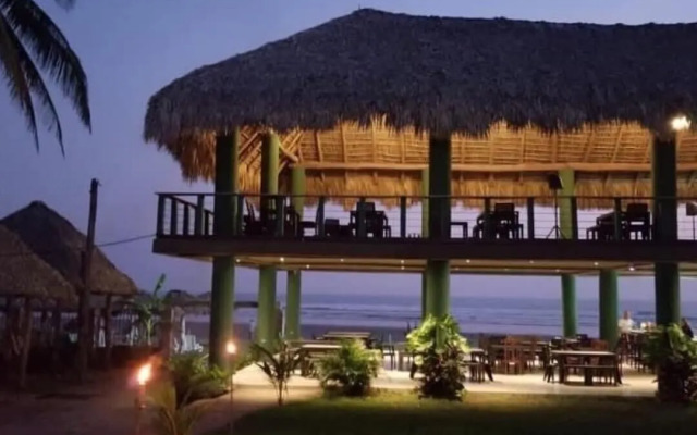 Sambo Mambo Beach Hotel