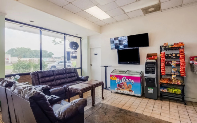 OYO Hotel Jackson North I-55