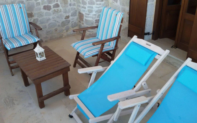 Lithos Traditional Houses
