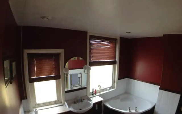 Remarkable 6-bedroom Villa in Pennine Barnsley