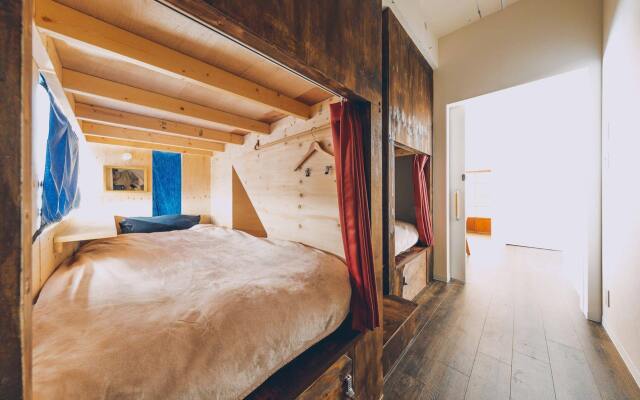 Mezamashi Sandwich - Hostel
