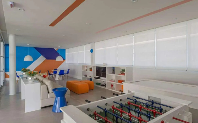 Condomínio de Luxo em Frente à Praia (novinho)