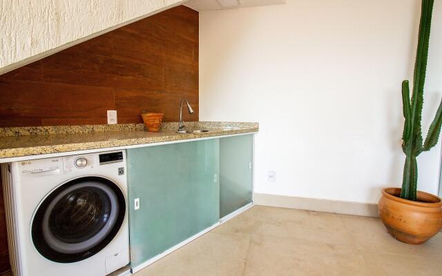 Linda casa c/piscina a beira mar AJA017