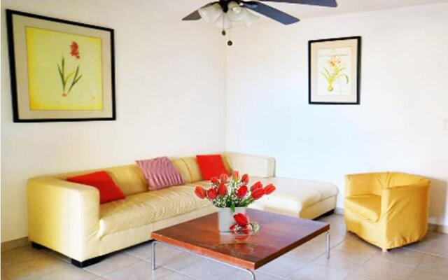 Los Corales Beach Village