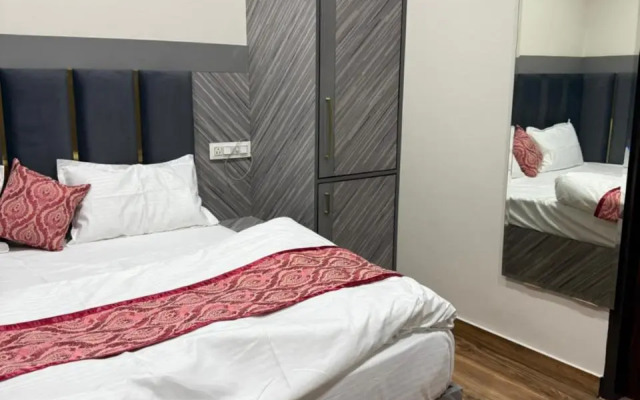 Oyo 18446 Hotel M9