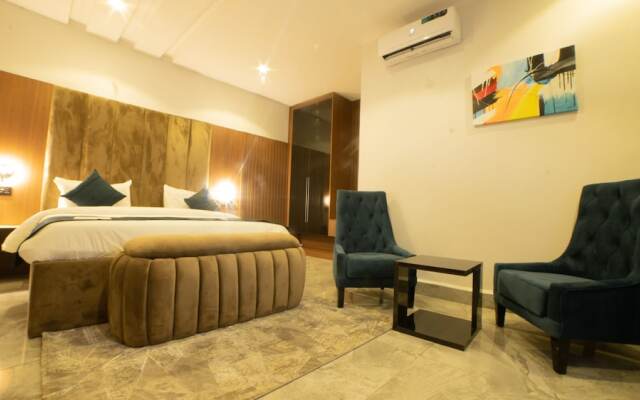 Tranquila Hotel And Suites