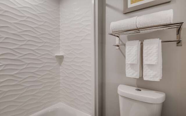 Best Western Plus Mid County