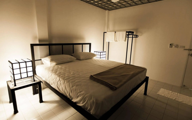 Quadromania Service Apartment