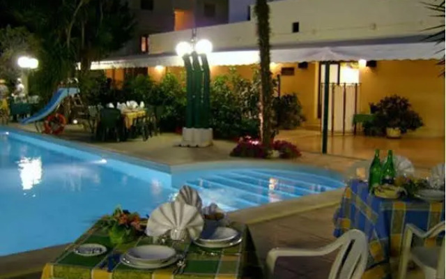 Hotel Rivabella