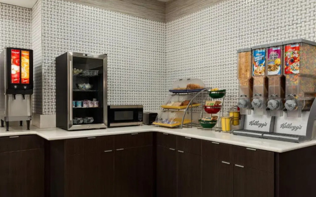 Days Inn & Suites Prattville-Montgomery