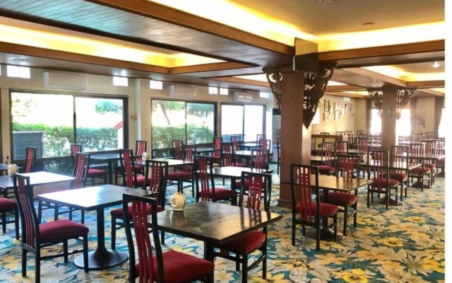 Lopburi Inn