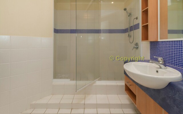 Pacific Royale Holiday Apartment 313