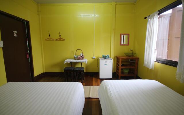 Baan Bua Homestay - Hostel