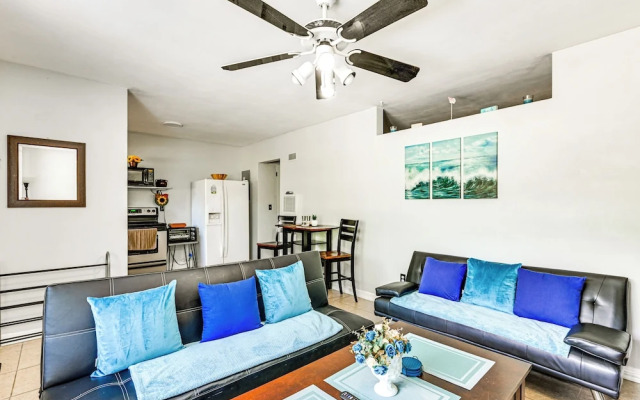 Outdoor Entertainment Area: Clearwater Condo!