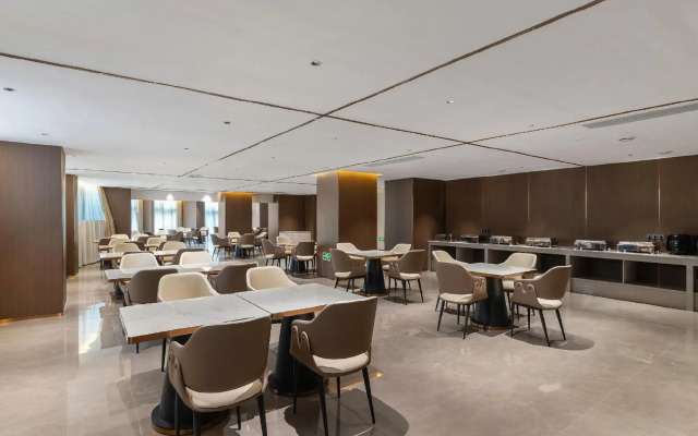 Rich Center Hotel (Foshan Jiujiang Xinji Plaza)