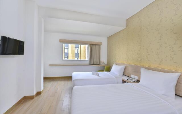 Whiz Hotel Falatehan Jakarta
