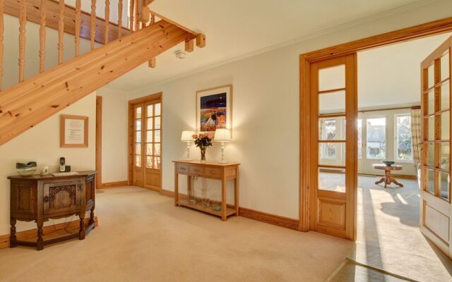 Spacious Holiday Home in Croyde near Sea