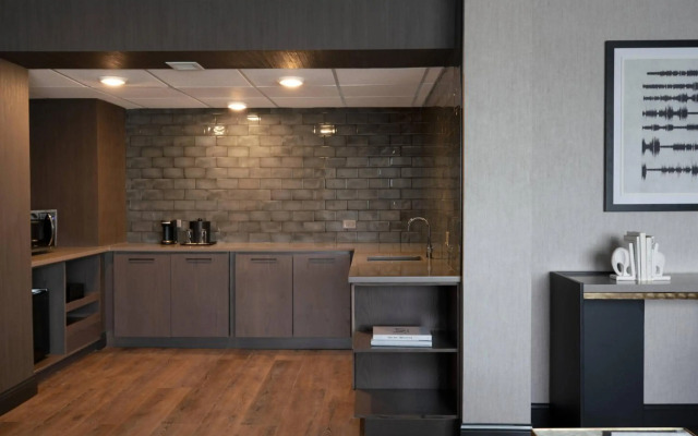 Renaissance Chicago North Shore Hotel