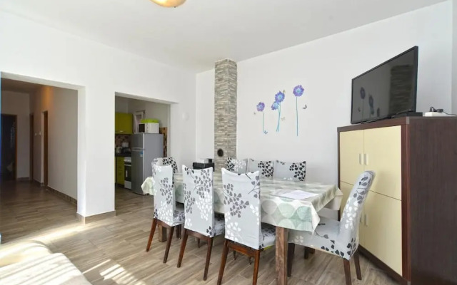 Spacious Flat With Pool Just 300m From the Beach