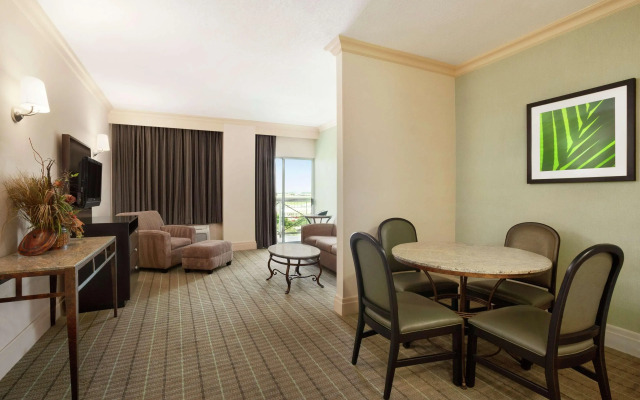 DoubleTree by Hilton Hotel Dallas – Love Field