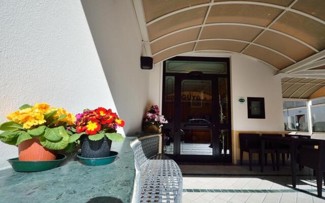 Hotel Guya