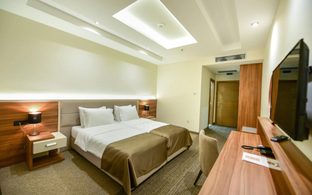 Hotel Lazaro
