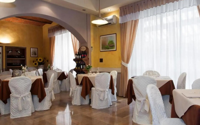 Hotel Monti