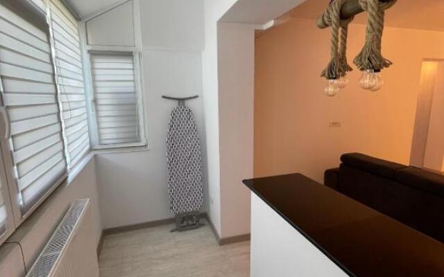 Robert’s Brilliant Apartament