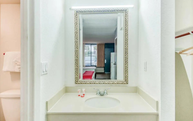 OYO Hotel Kissimmee West