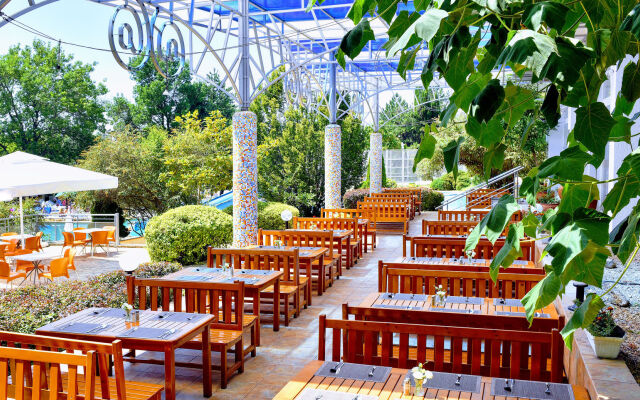 Com Hotel