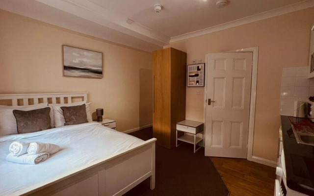 Potteries Suite in Sevenoaks