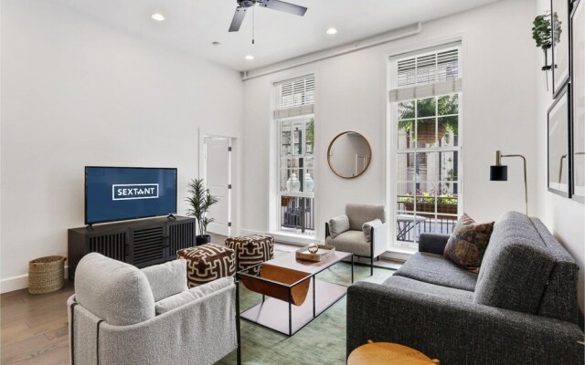 Roami at Bourbon Place