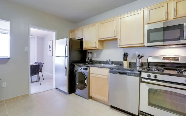 Modern Apartment with Top Amenities