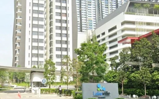 De LakeHome | Taman Wahyu City Centre [3Bedroom Sleep 5]