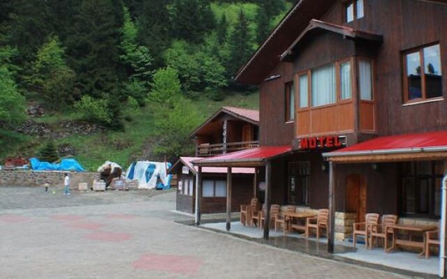 Uzungol Motel