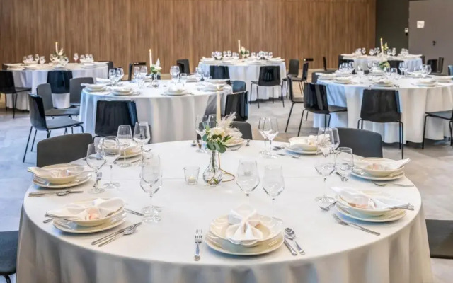 Flow Hotel & Conference