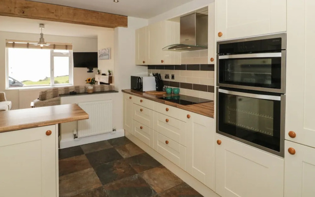 4 Anglesey Road