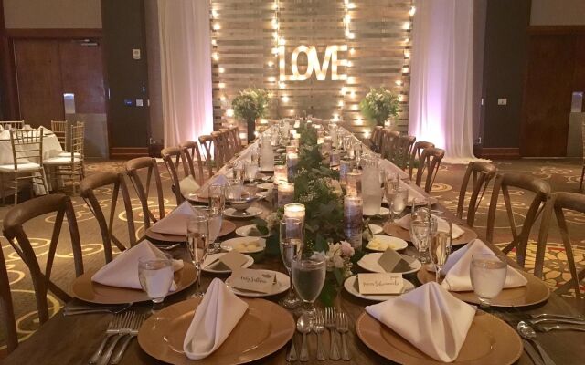 DoubleTree by Hilton Bay City - Riverfront