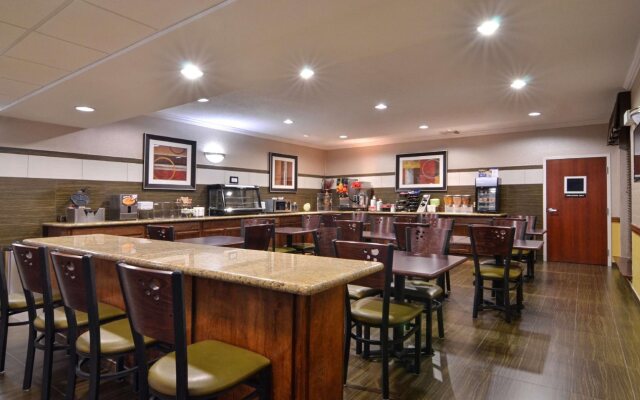 Best Western Dayton Inn & Suites