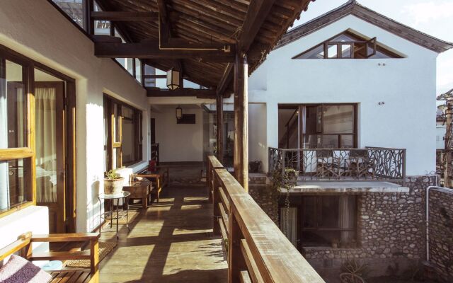 Grandma's Maomaocool Travelling Hotel