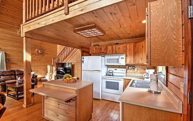 Secluded W/ Game Room & Huge Wraparound Deck 3 Bedroom Cabin