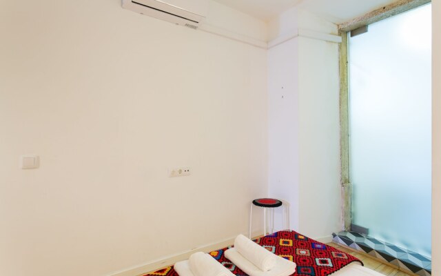 Bica Elevator Apartment Rentexperience