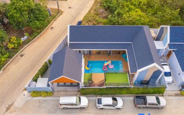Wonder Hills Pool Villa