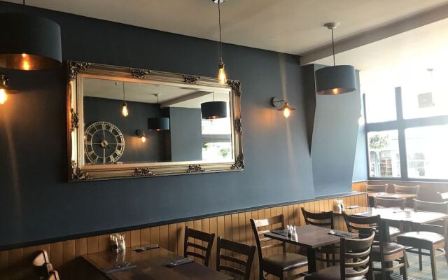 Aberdour Hotel & Stables Rooms