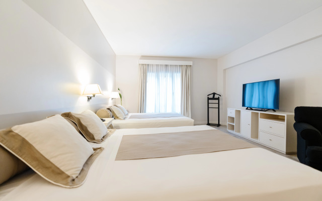 Loi Suites Recoleta Hotel