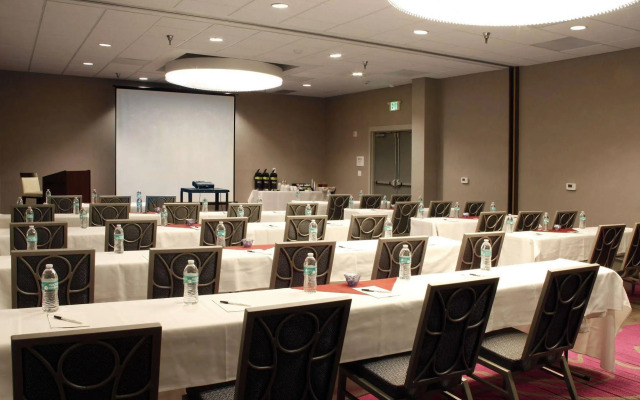 Radisson Hotel Oakland Airport