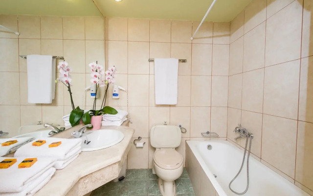 Creta Hotel