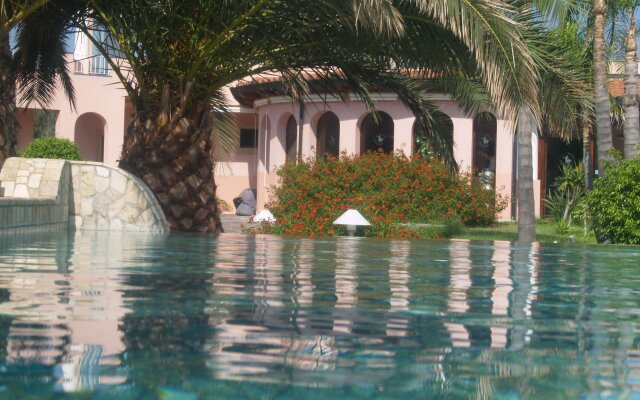Hotel Eros