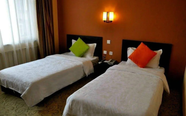 Dalian Yijia Business Hotel