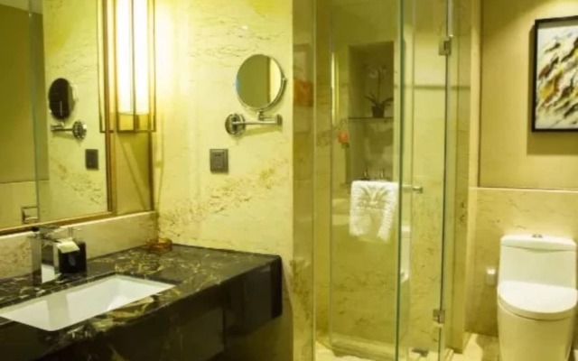 Ease World Hotel